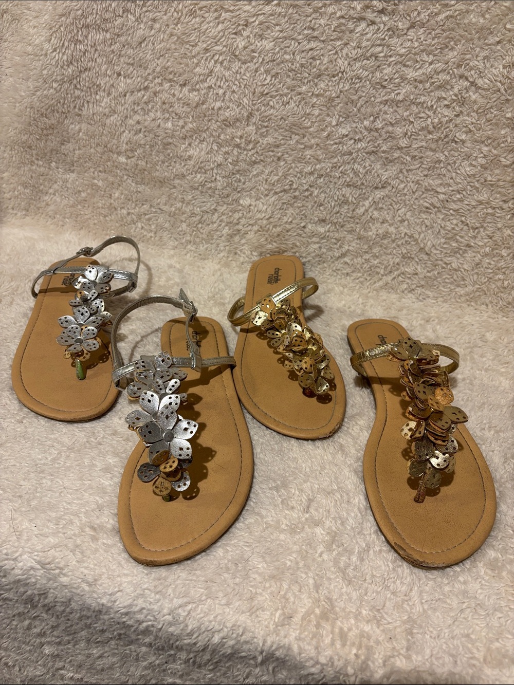 Set of 2 Women's Floral Embellished Toe-Post Sandals - Metallic